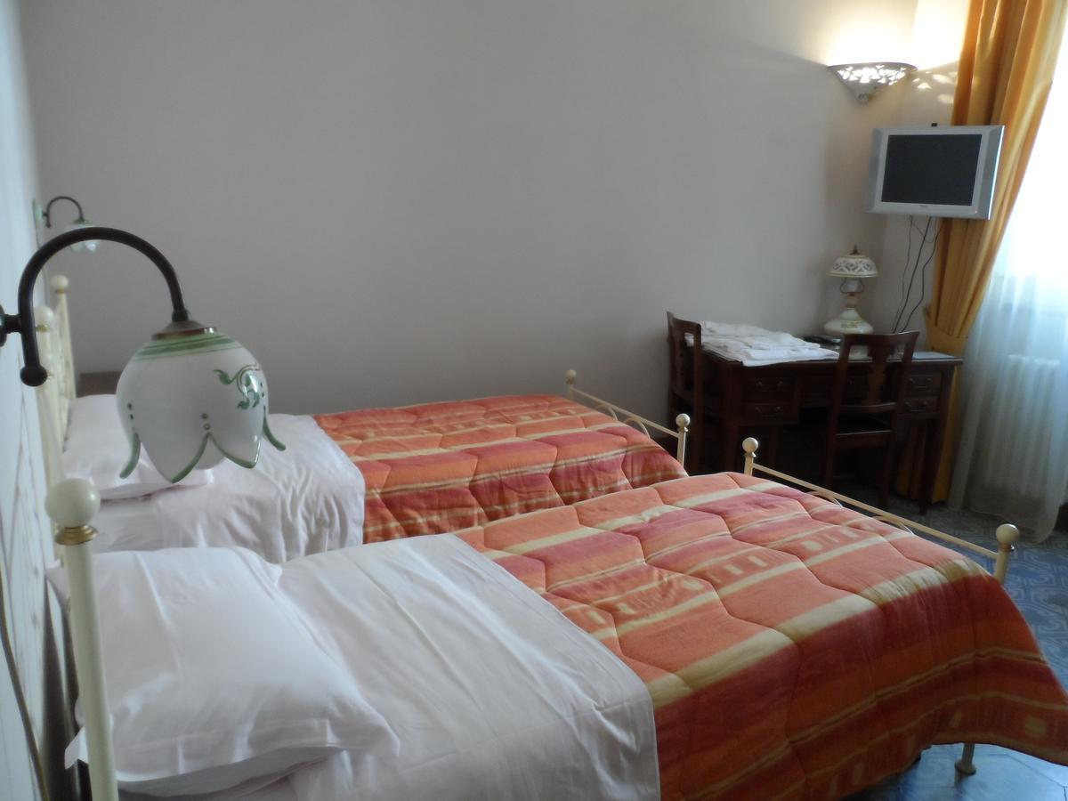 Dimora A Petritoli Hotel Екстериор снимка